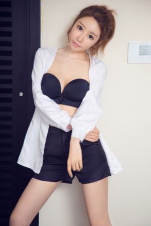 色噜噜偷拍精品综合在线_日韩在线观看
