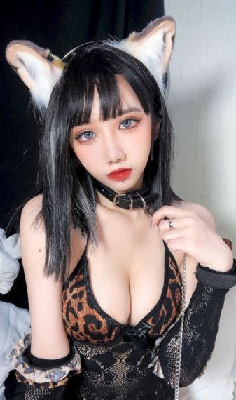 美女张开腿扒开内裤让男人桶_1080高清在线观看