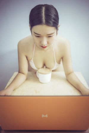av丝袜电影_高清在线手机播放